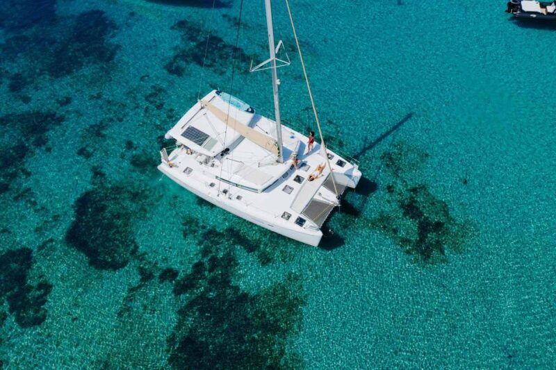 athens-catamaran-cruise-with-light-lunch-and-wine