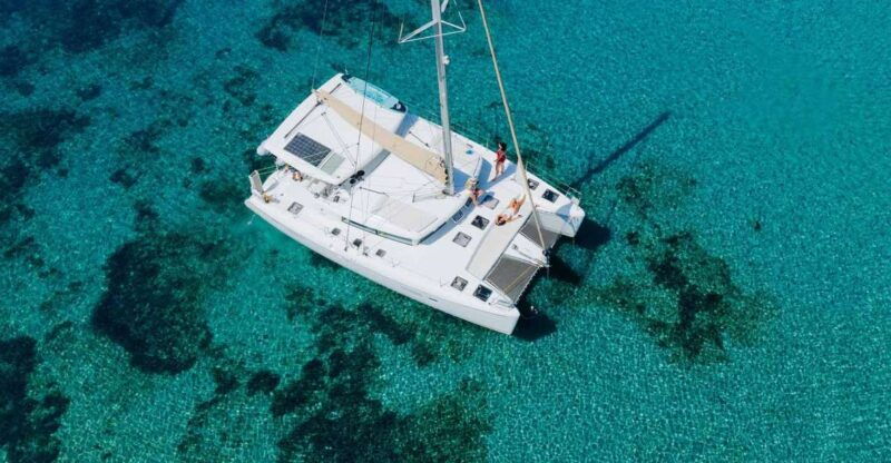 athens-catamaran-cruise-with-light-lunch-and-wine
