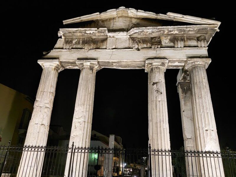 athens-city-highlights-nighttime-walking-tour-in-spanish