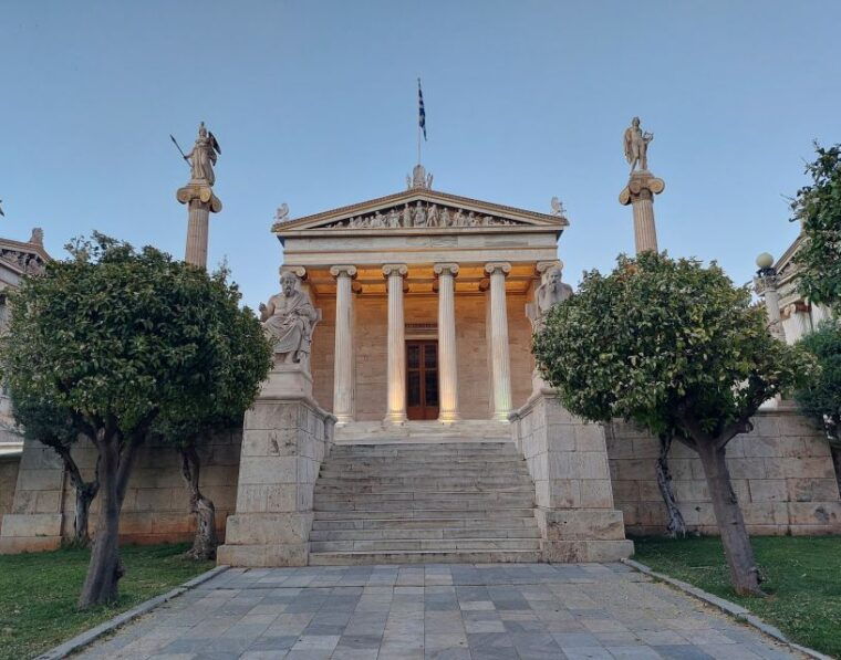 athens-city-highlights-nighttime-walking-tour-in-spanish