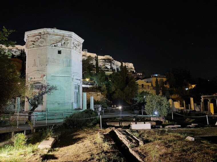 athens-city-highlights-nighttime-walking-tour-in-spanish