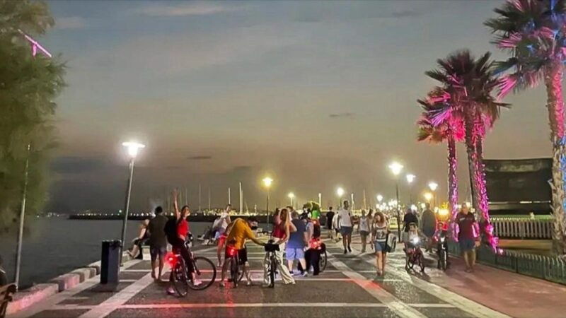 athens-coastline-explore-by-bike