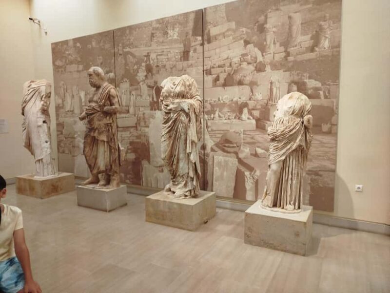 Athens: Delphi and Arachova Day Trip with Guide - Key Points