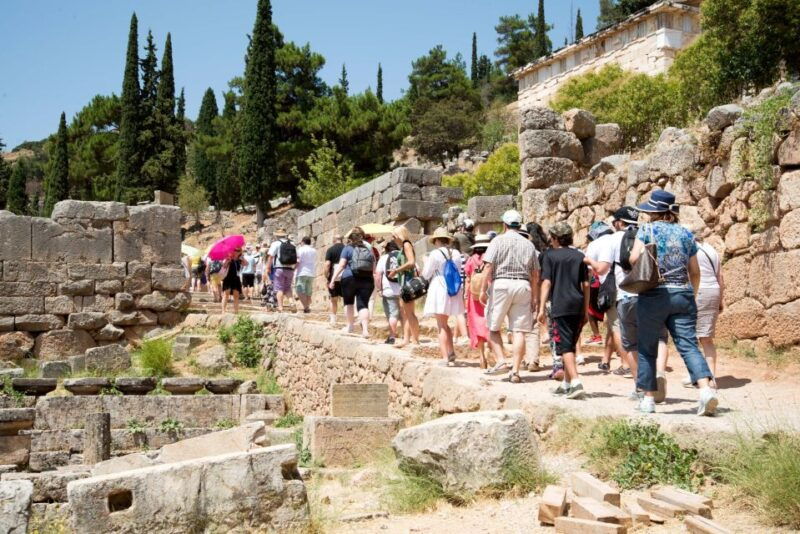 athens-delphi-arachova-day-trip-with-guide-entry-ticket