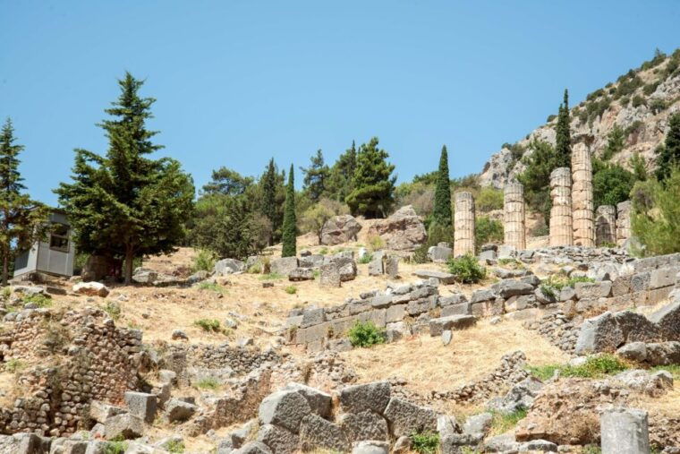 athens-delphi-arachova-day-trip-with-guide-entry-ticket