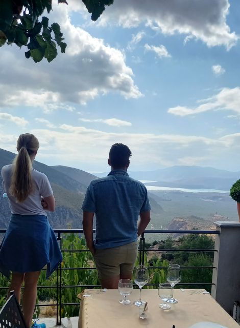 athens-delphi-corycian-cave-and-300-battlefield-day-trip