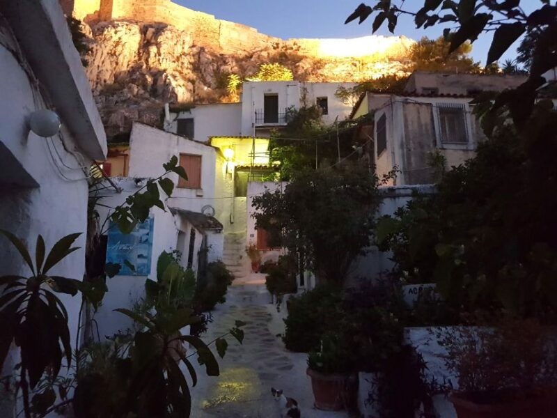 athens-evening-guided-walking-tour-with-plaka-dinner