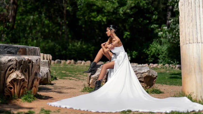 Athens: Flying Dress Photo © Photoshoot "Express package" - What to Expect from the Flying Dress Photoshoot in Athens