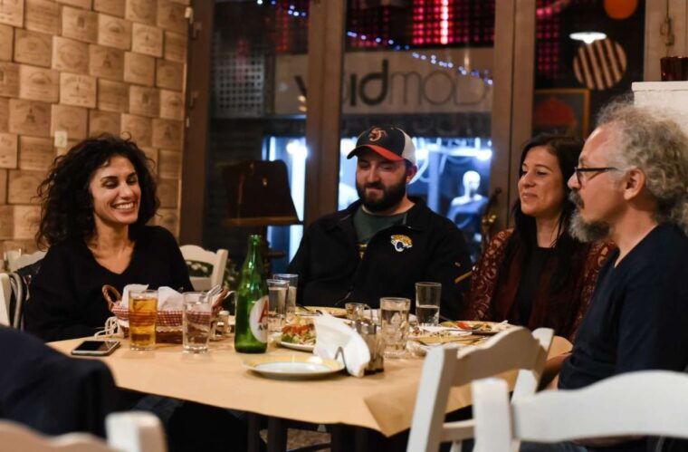 athens-food-and-wine-tasting-tour-at-night