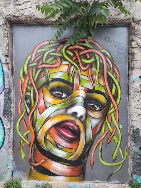 athens-graffiti-tour-with-a-local-expert