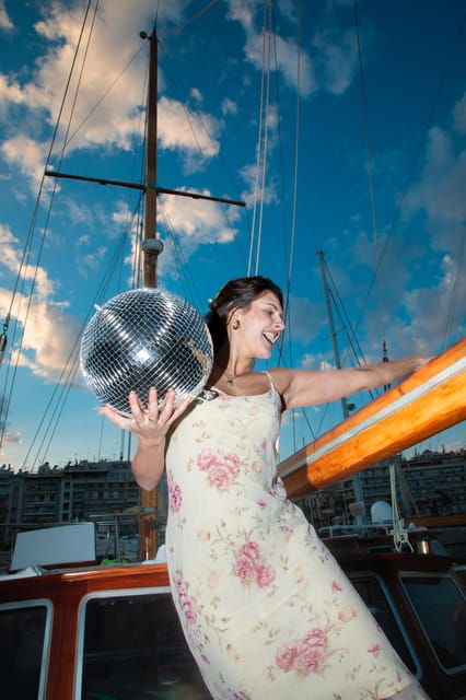 athens-mamma-mia-sunset-cruise-with-welcome-drink