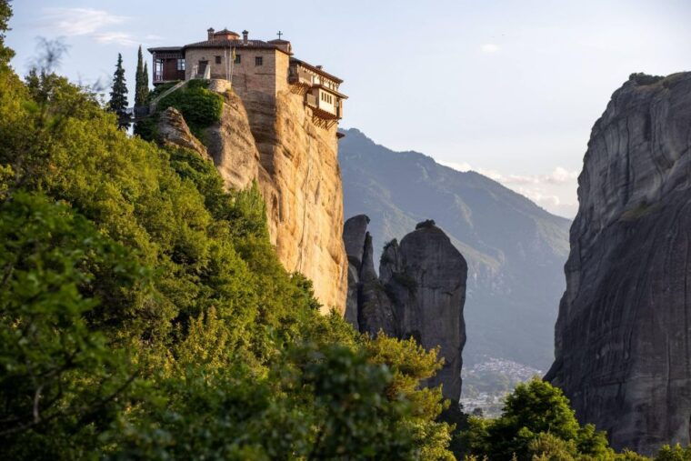 athens-meteora-2-day-small-group-tour-with-accommodation