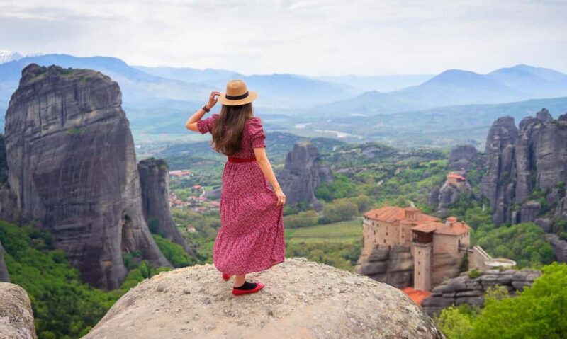 Athens: Meteora Monasteries Day Trip with Caves and Lunch - Key Points