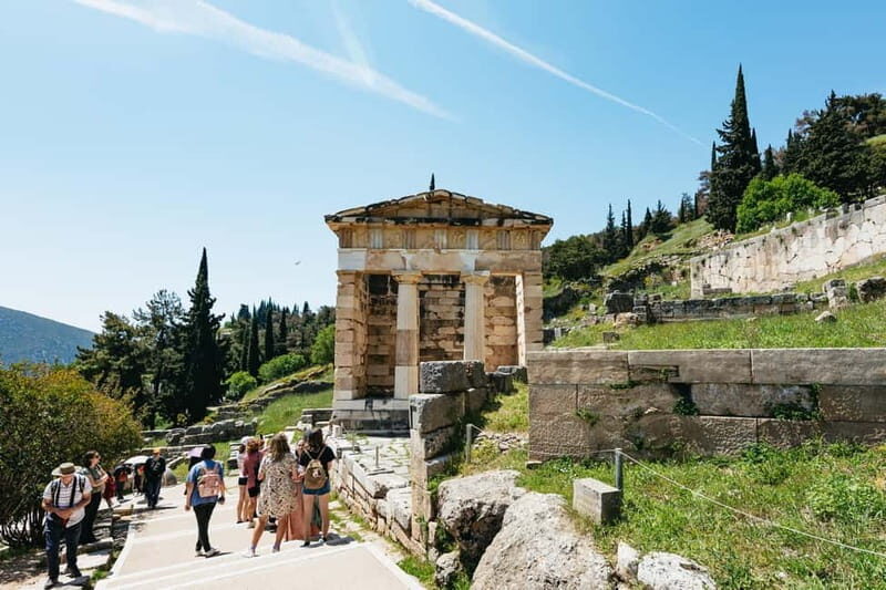 Athens: Mythology of Delphi, Museum and Arachova Guided Tour - Practical Tips for Making the Most of Your Day