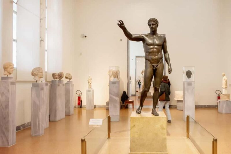 Athens: National Archaeological Museum Treasure Hunt Tour - Key Points