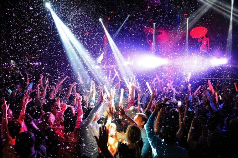 athens-never-sleeps-as-long-as-you-know-where-to-go