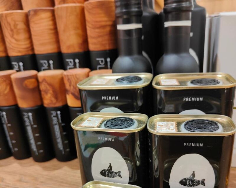 athens-old-town-greek-olive-oil-herbs-tasting