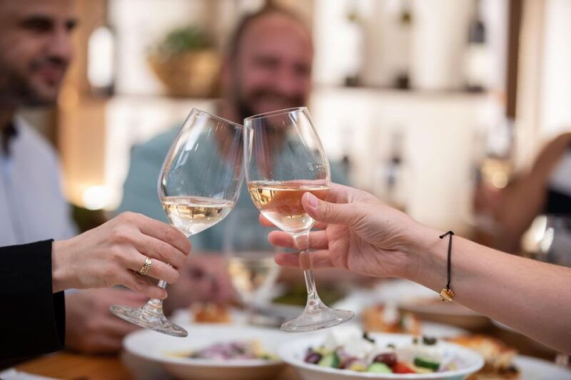 athens-opa-live-music-and-plate-smashing-in-a-greek-fiesta