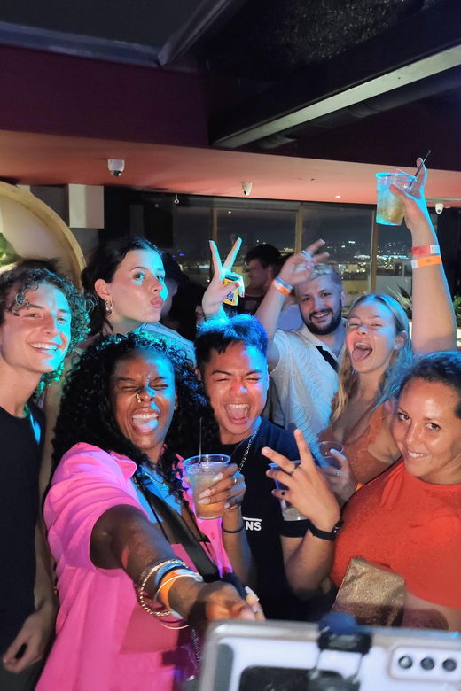 athens-party-pub-crawl-with-unlimited-drinks-club-access