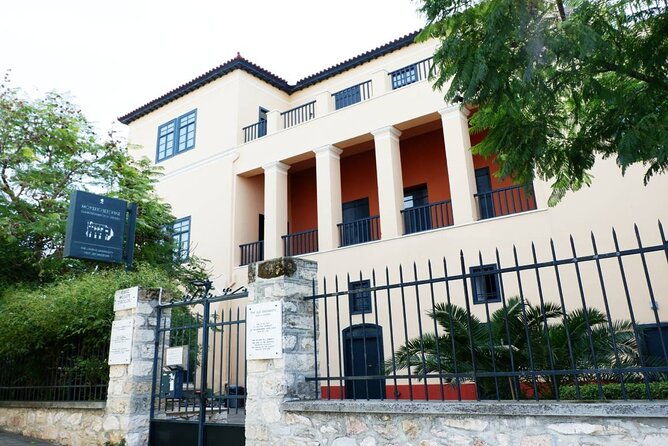 athens-plaka-neighborhood-self-guided-game-tour