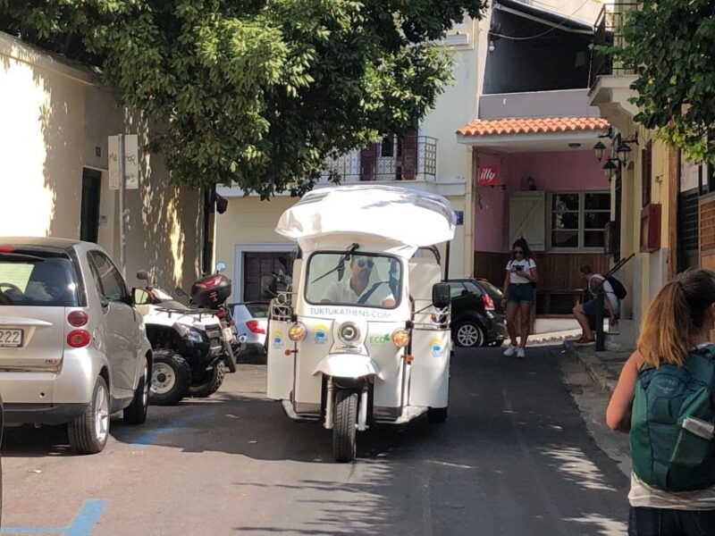 athens-private-3-hour-city-tour-on-eco-friendly-tuk-tuk