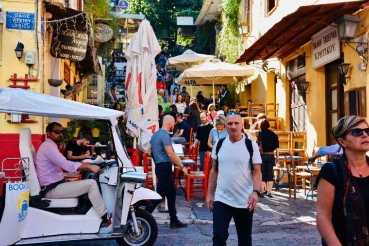 athens-private-3-hour-city-tour-on-eco-friendly-tuk-tuk