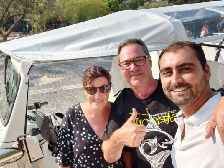 athens-private-3-hour-city-tour-on-eco-friendly-tuk-tuk