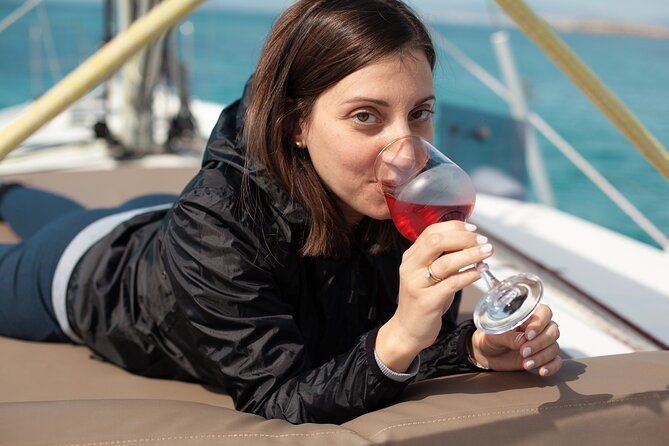 athens-private-sunset-sailing-cruise-with-greek-gastronomy