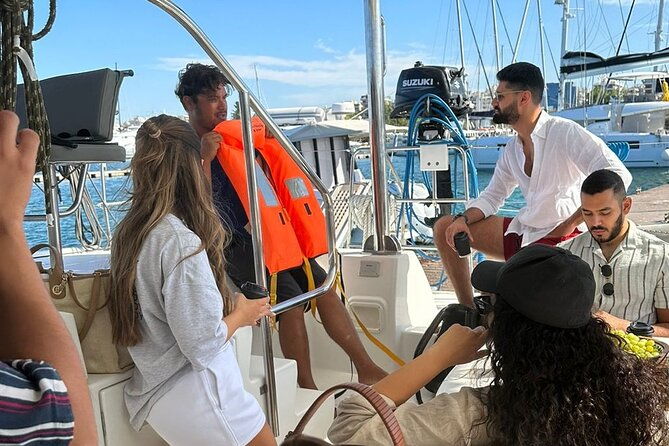 athens-riviera-private-sail-catamaran-with-meal-and-wine