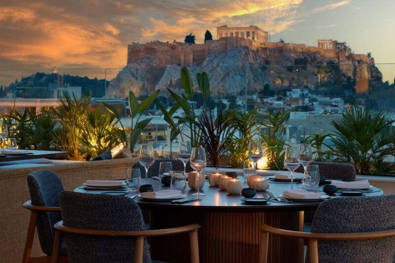 athens-rooftop-fine-dining-at-whispers-restaurant
