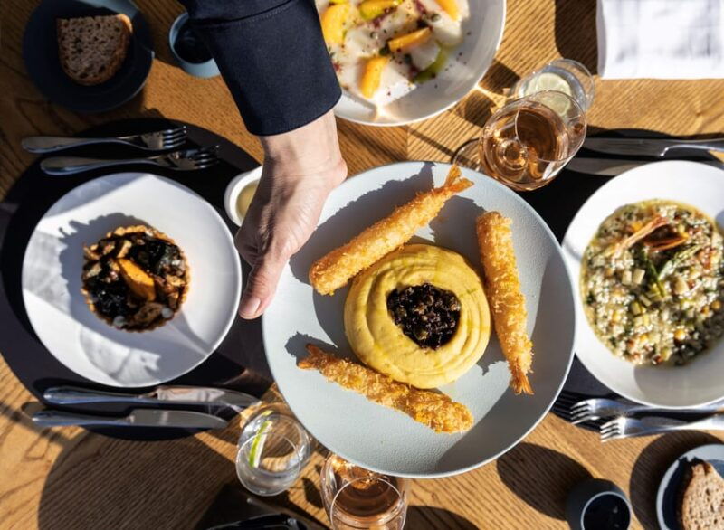 athens-rooftop-fine-dining-at-whispers-restaurant