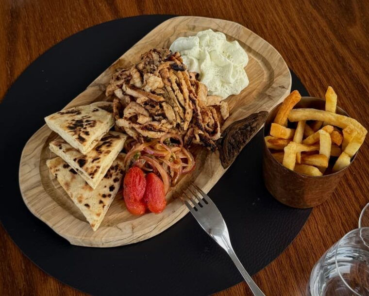 athens-rooftop-fine-dining-at-whispers-restaurant