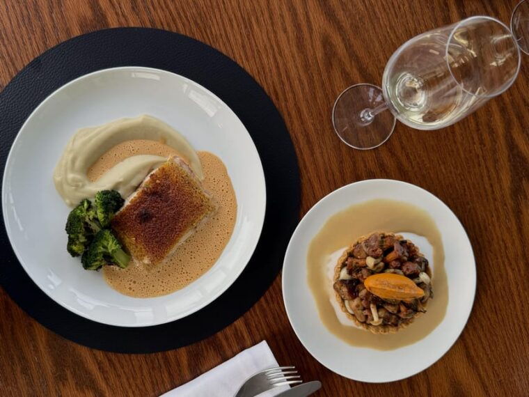 athens-rooftop-fine-dining-at-whispers-restaurant