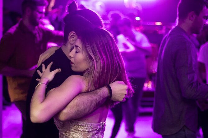 athens-salsa-lovers-dancing-experience