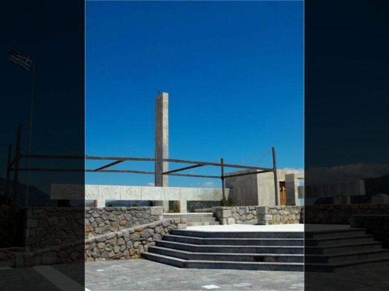 Athens: Thermopylae, Delphi & Meteora Private Tour with Meal - Scenic Drive through Arachova and Delphi