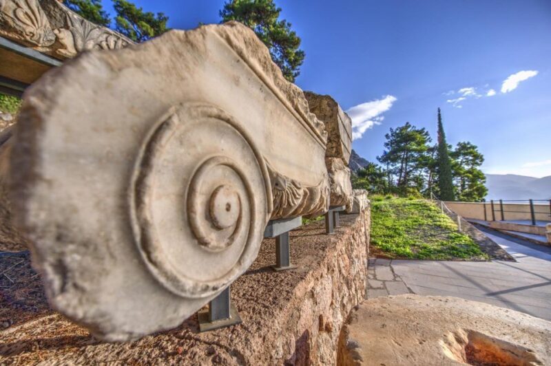 Athens to Delphi & Arachova Private Guided Tour with Lunch - Who Should Book This Tour?