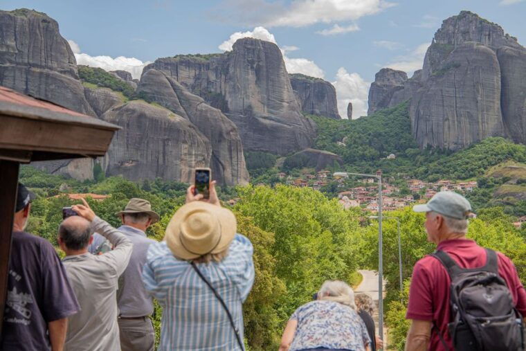 athens-to-meteora-monasteries-hidden-caves-bus-tour