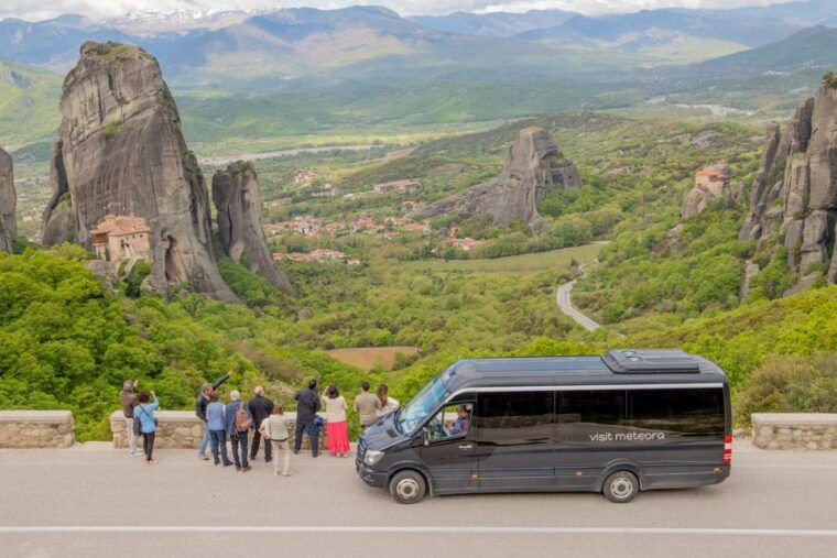 athens-to-meteora-monasteries-hidden-caves-bus-tour