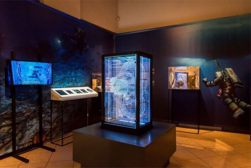 athens-west-hills-walking-tour-and-herakleidon-museum-visit