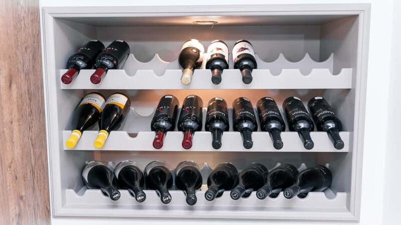 Athens: Wine Tasting in Rare Grape Varieties of Greece - Who Would Love This?