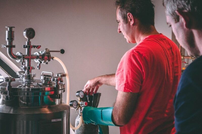 athlone-dead-centre-brewing-tour-and-craft-beer-tasting