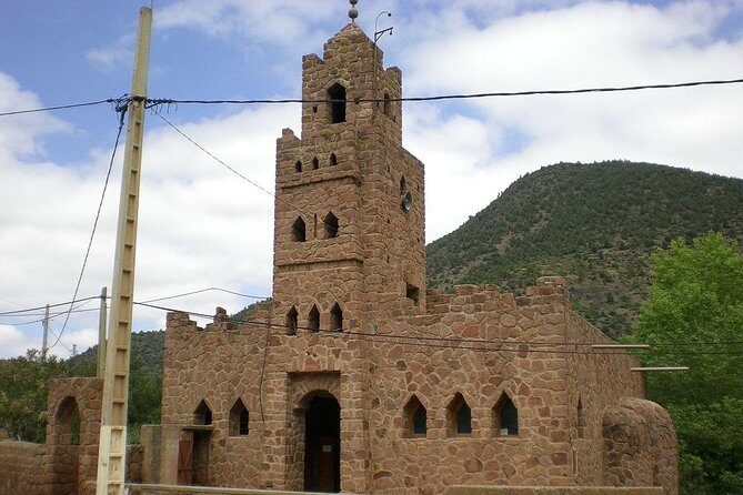 Atlas mountains & water falls/guided hike & Lunch - FAQs