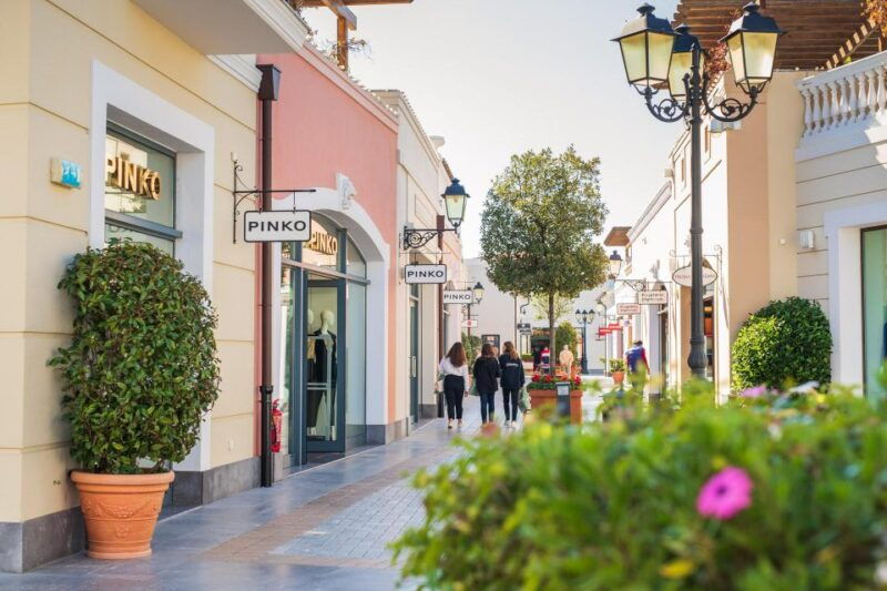 attica-zoo-park-and-designer-outlet-shopping-private-tour