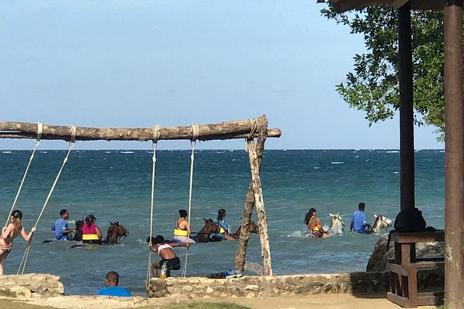 atv-and-horse-back-riding-beach