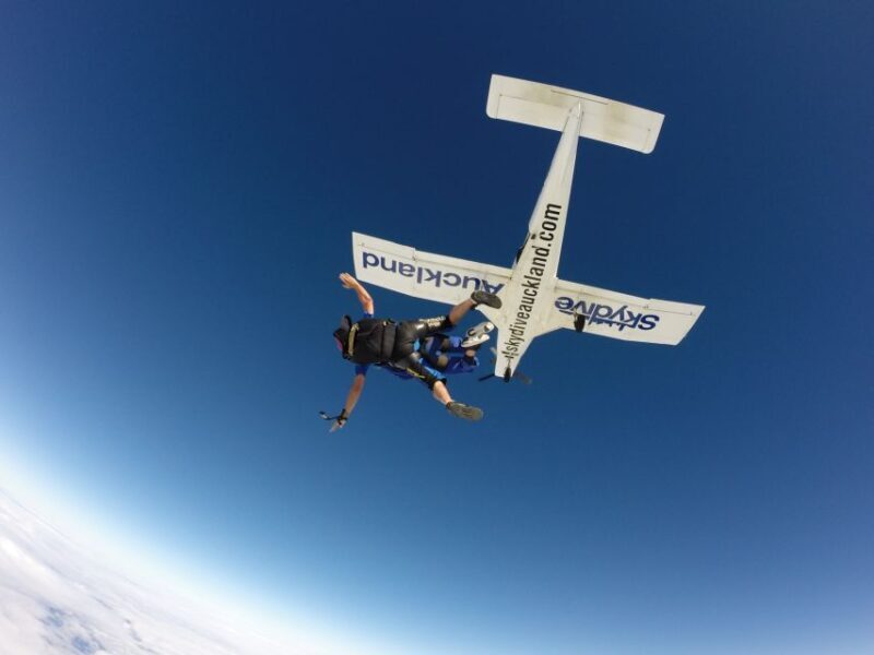 Auckland: 13000, 16000, or 18000-Foot Tandem Skydive - The Skydive Experience in Detail