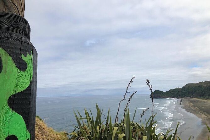 Auckland City and West Coast Black Sand Beach Full Day Tour - Piha: The Iconic Black Sand Beach