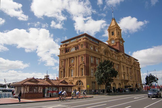 Auckland City Highlights, Afternoon Piha Beach & Rainforest Tour - A Closer Look at the Itinerary