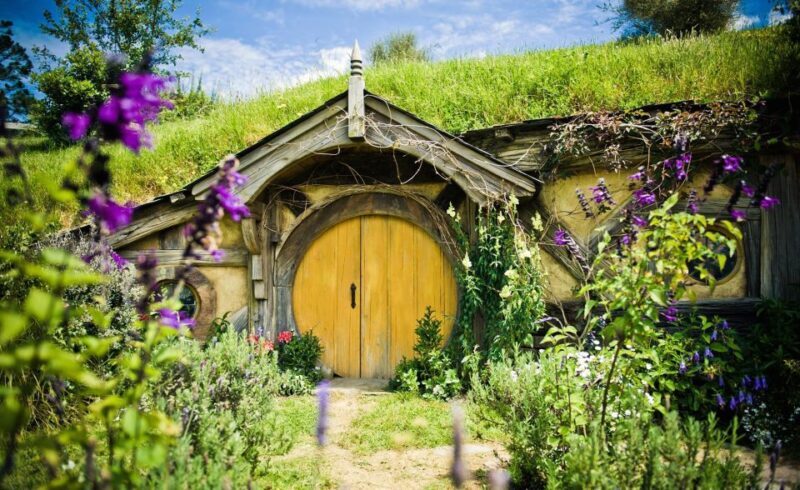 Auckland: Hobbiton Movie Set Tour with Lunch - The Green Dragon Inn: Sampling Middle-earth’s Famous Drink