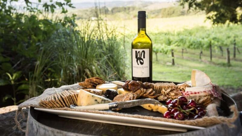 Auckland: Luxury Matakana Private Food, Art and Wine Tour - Key Points