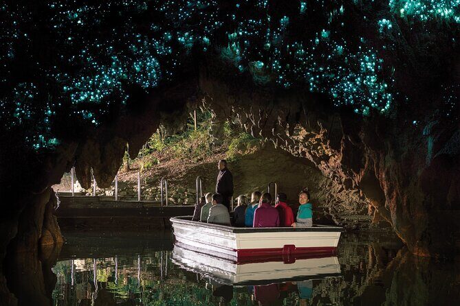 Auckland to Rotorua, Hobbiton and Waitomo 1 Way Small Group Tour - FAQ